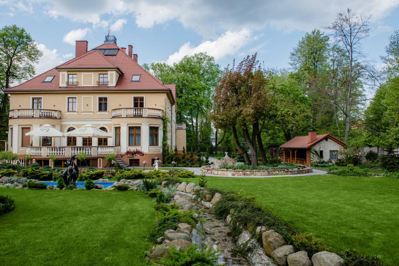 Palac Ogrodowa Tarnowskie Gory Exterior photo